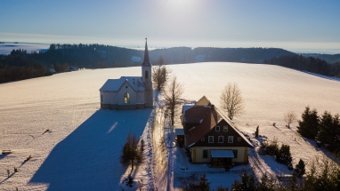 Škola na Vsi pohledem z nebes